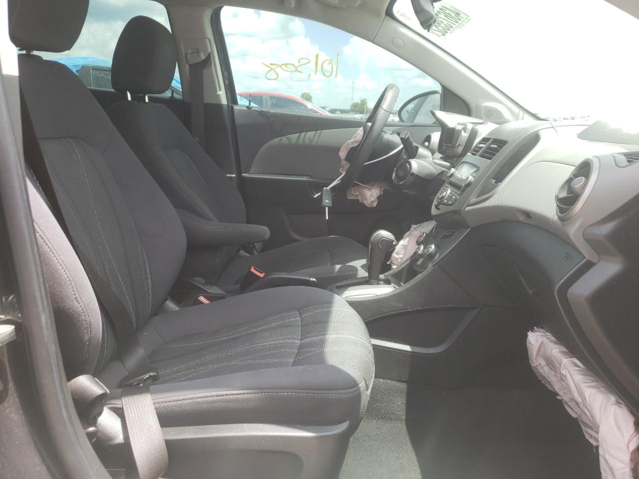 Photo 5 from auction – 2014 CHEVROLET SONIC LT with VIN 1G1JC6SH8E4157611