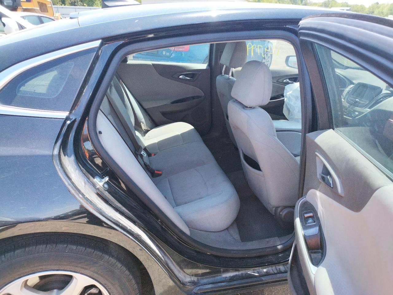 Photo 6 from auction – 2016 CHEVROLET MALIBU LS with VIN 1G1ZB5ST4GF343819