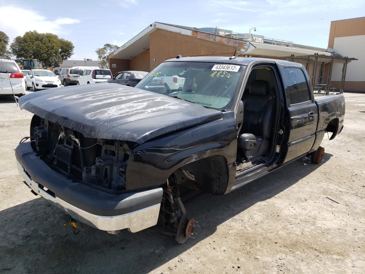 Photo 2 from auction – 2005 CHEVROLET SILVERADO with VIN 2GCEK13T951296904