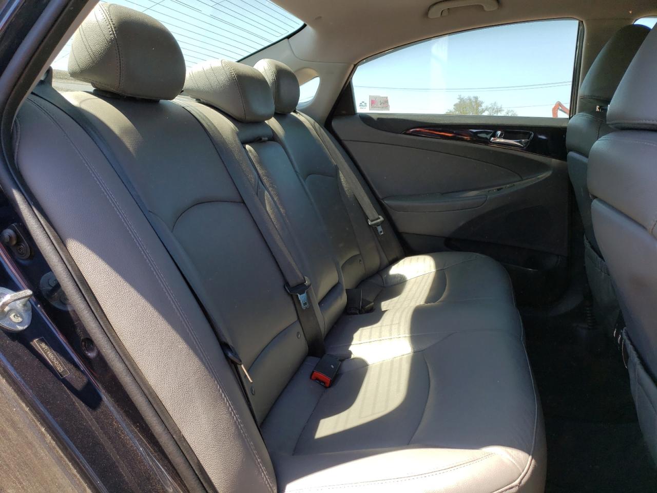 Photo 6 from auction – 2012 HYUNDAI SONATA SE with VIN 5NPEC4AB6CH451025