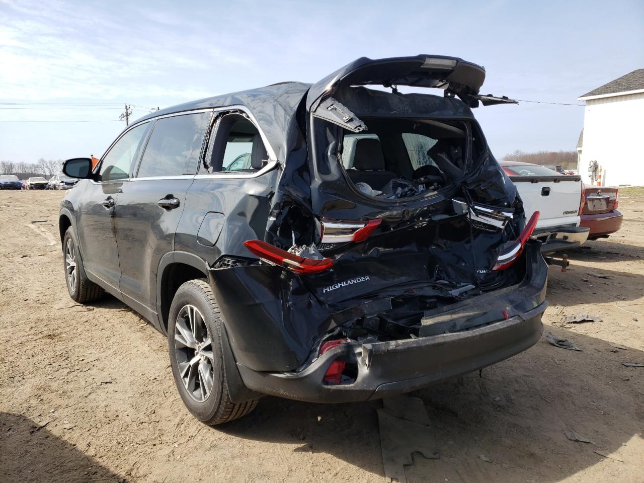 Photo 3 from auction – 2019 TOYOTA HIGHLANDER with VIN 5TDBZRFH3KS967816