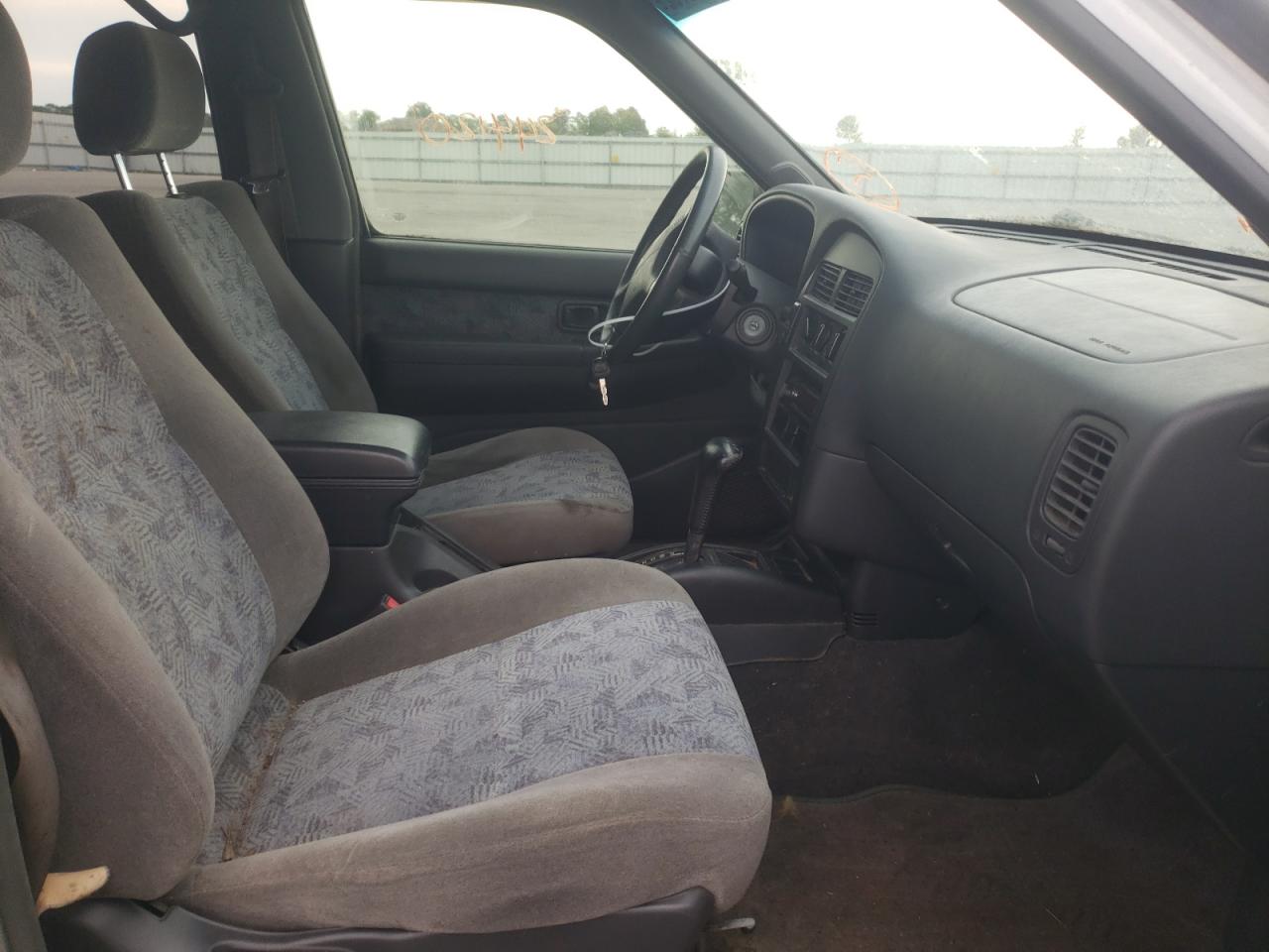 Photo 5 from auction – 2000 NISSAN PATHFINDER with VIN JN8AR07S7YW407537