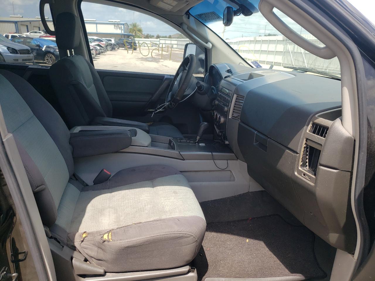 Photo 5 from auction – 2004 NISSAN TITAN with VIN 1N6AA07B54N540491
