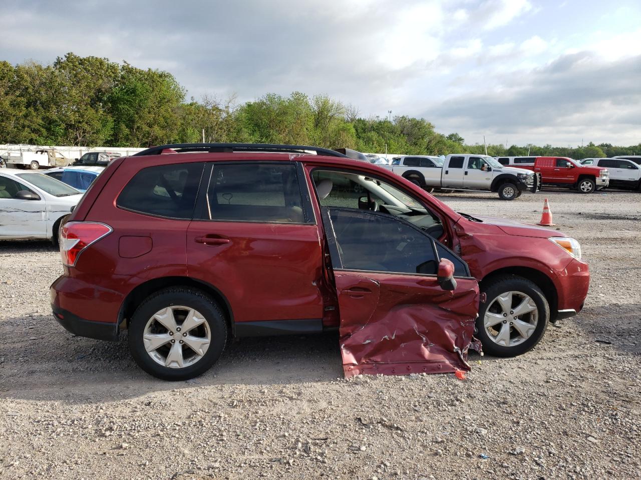 Photo 9 from auction – 2016 SUBARU FORESTER 2 with VIN JF2SJADC3GH413219
