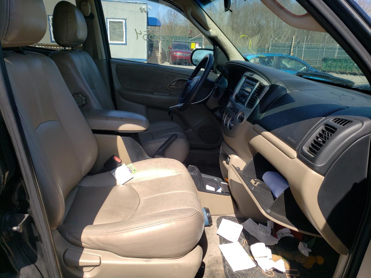 Photo 5 from auction – 2004 MAZDA TRIBUTE LX with VIN 4F2YZ94184KM20261