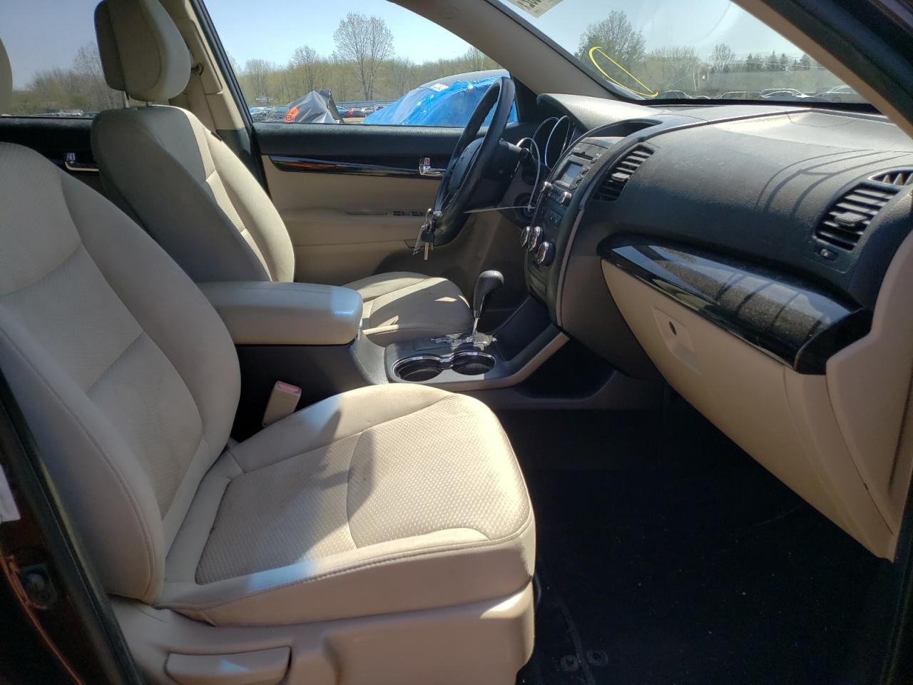 Photo 5 from auction – 2011 KIA SORENTO BA with VIN 5XYKTDA2XBG136477