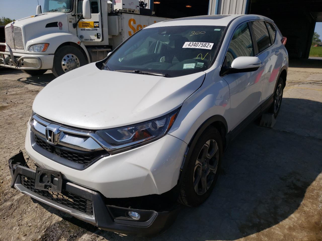 Photo 2 from auction – 2019 HONDA CR-V EX with VIN 2HKRW2H50KH638644