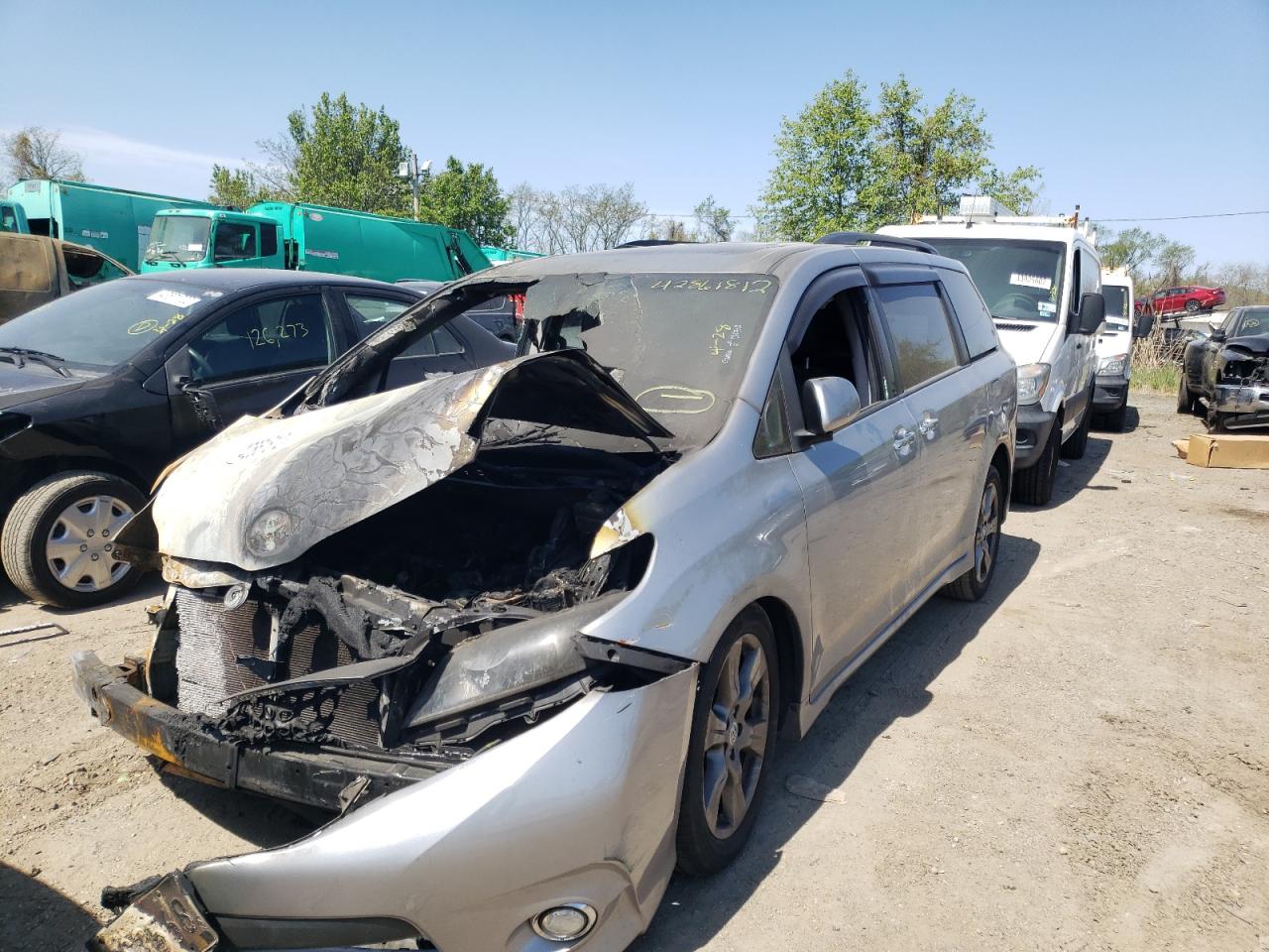 Photo 2 from auction – 2017 TOYOTA SIENNA SE with VIN 5TDXZ3DC8HS845455