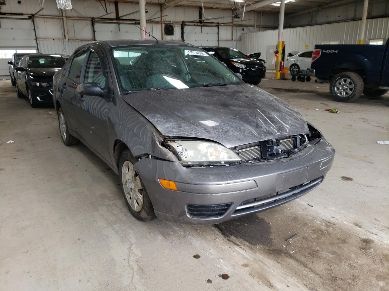 FORD FOCUS ZX4 2007 with VIN 1FAHP34N87W279085 - Photo from auction