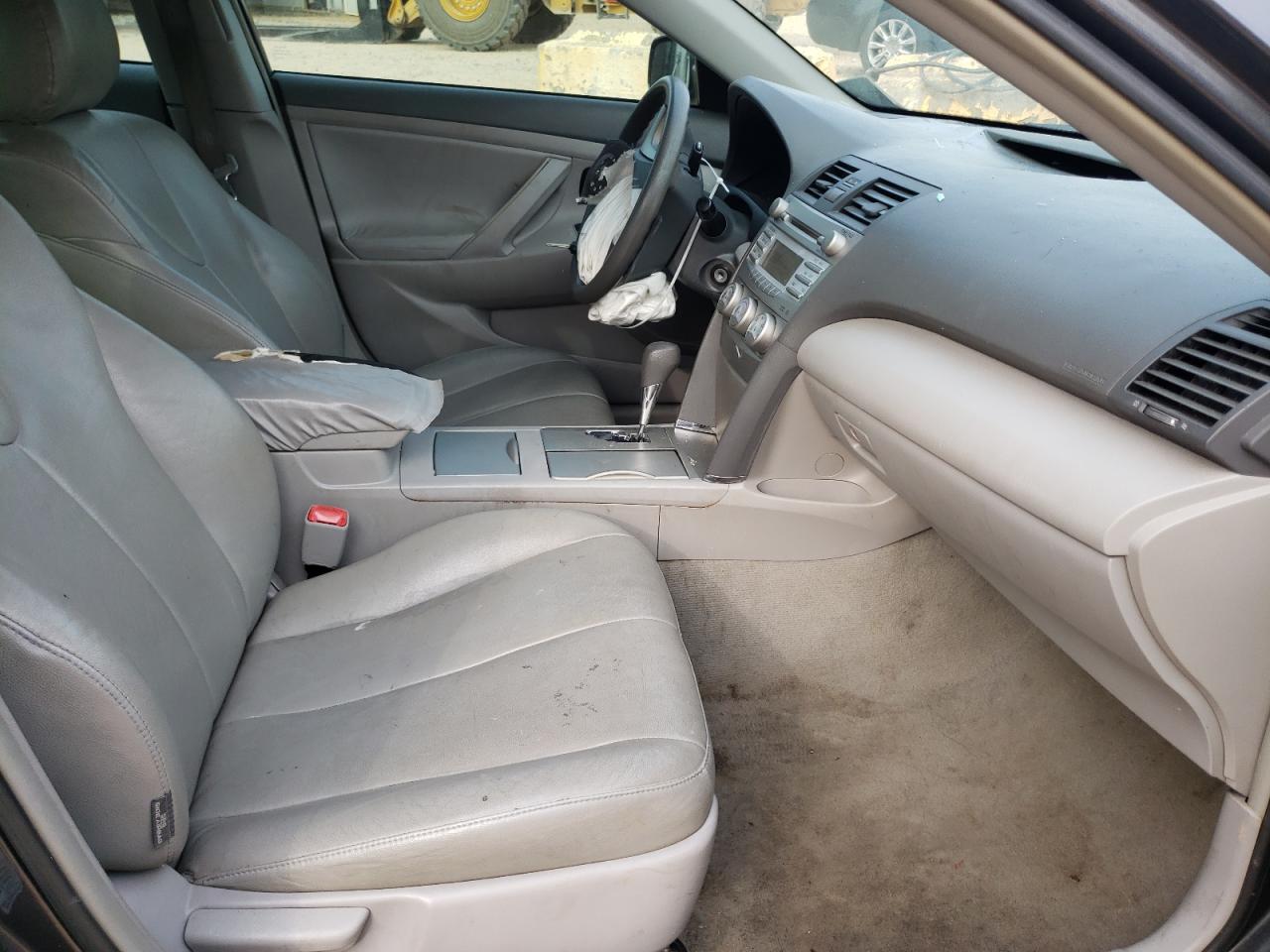 Photo 5 from auction – 2011 TOYOTA CAMRY BASE with VIN 4T1BF3EK4BU708651