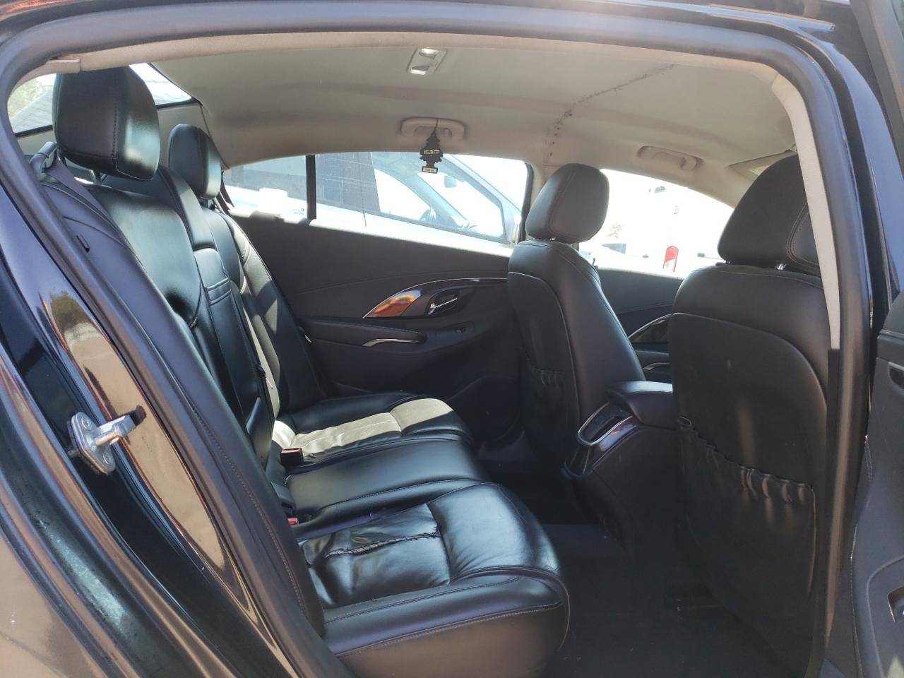 Photo 6 from auction – 2015 BUICK LACROSSE with VIN 1G4GB5GR3FF272666