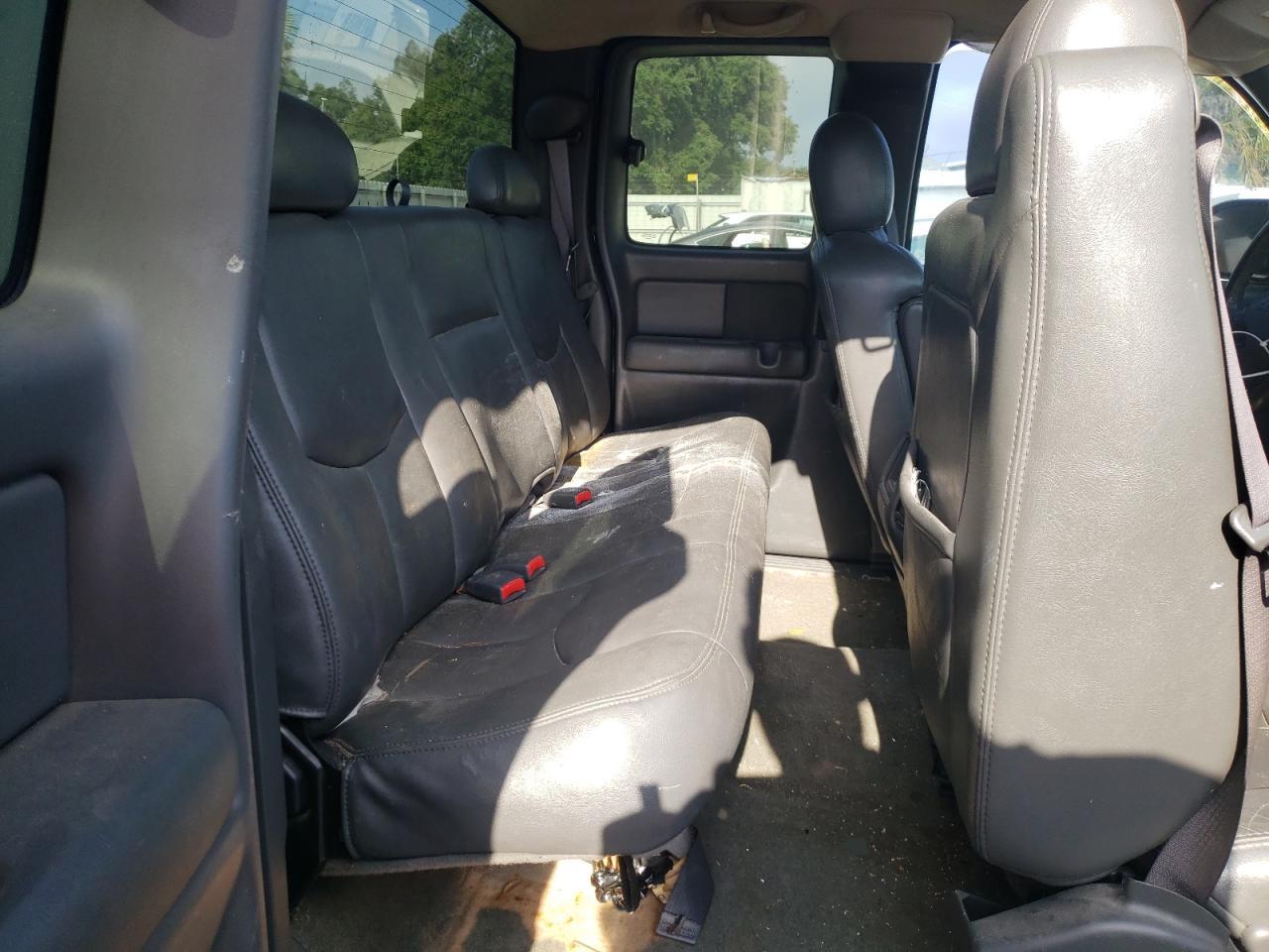 Photo 6 from auction – 2004 CHEVROLET SILVERADO with VIN 1GCEK19T34E130222