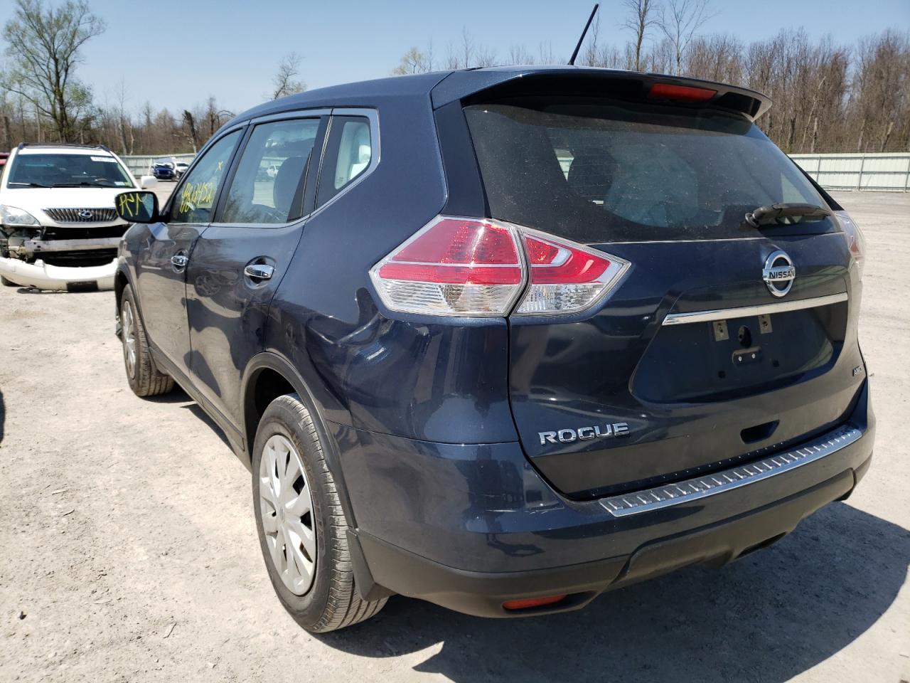 Photo 3 from auction – 2015 NISSAN ROGUE S with VIN KNMAT2MV2FP555352