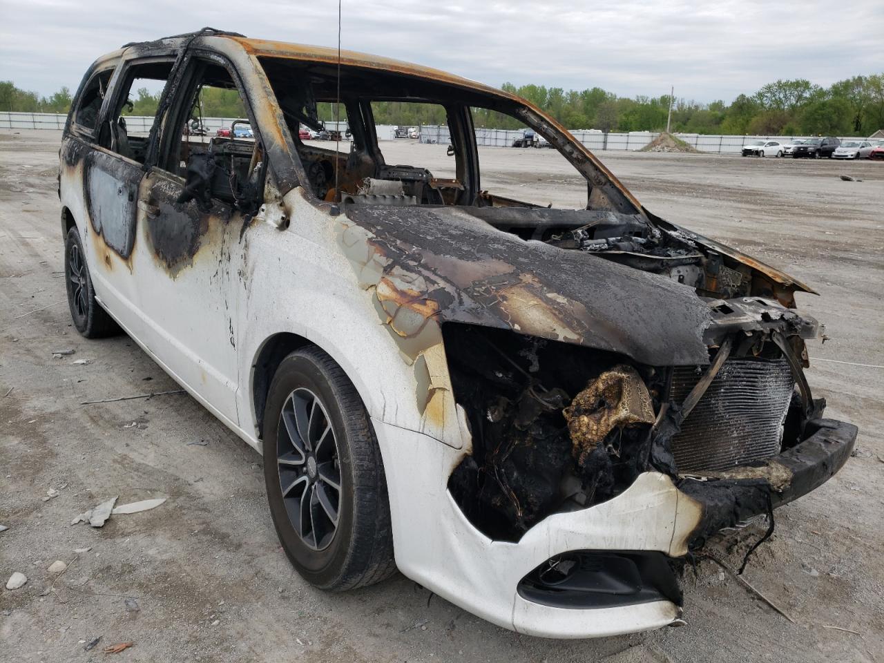 DODGE GRAND CARA 2018 with VIN 2C4RDGEG7JR282705 - Photo from auction