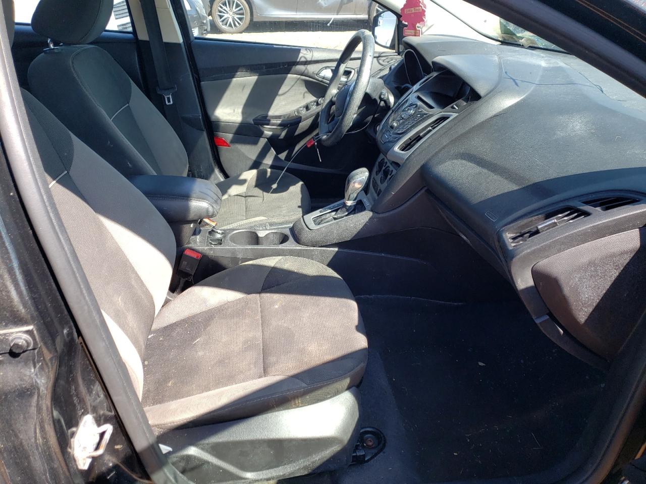 Photo 5 from auction – 2014 FORD FOCUS SE with VIN 1FADP3K26EL316236