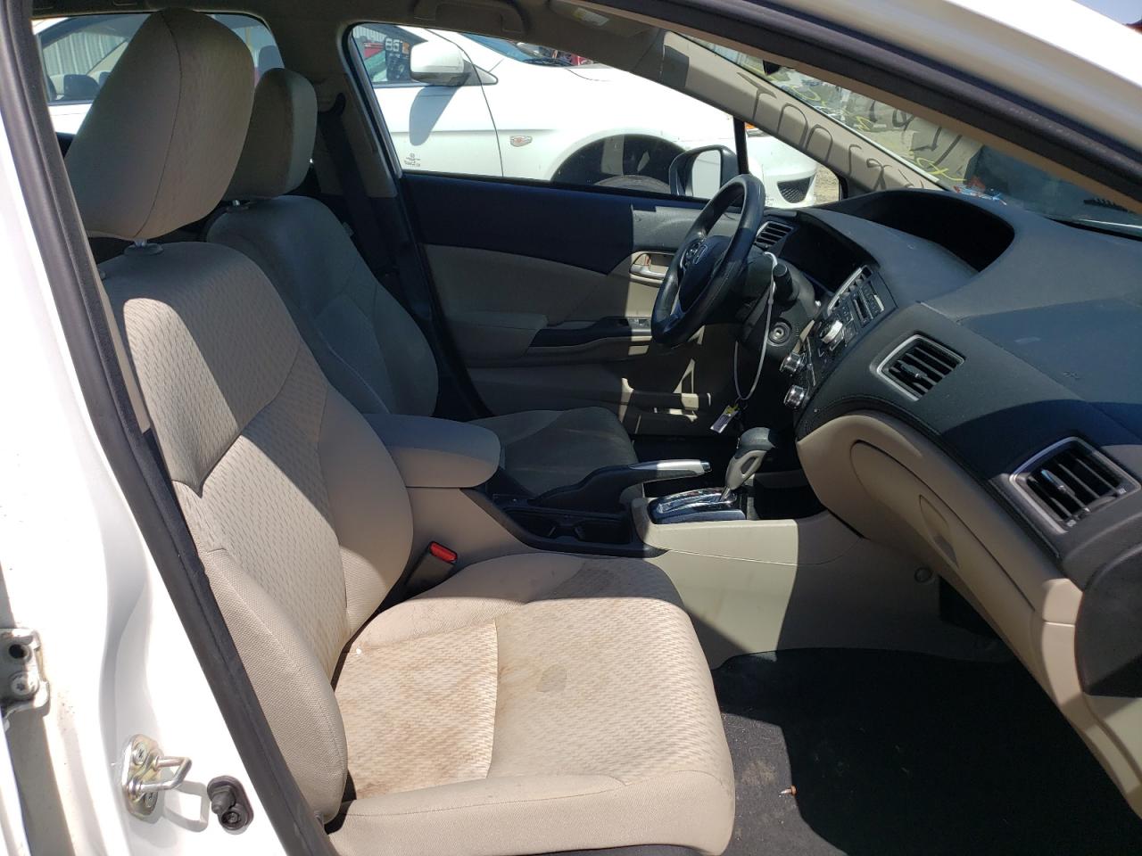 Photo 5 from auction – 2015 HONDA CIVIC LX with VIN 19XFB2F51FE285987