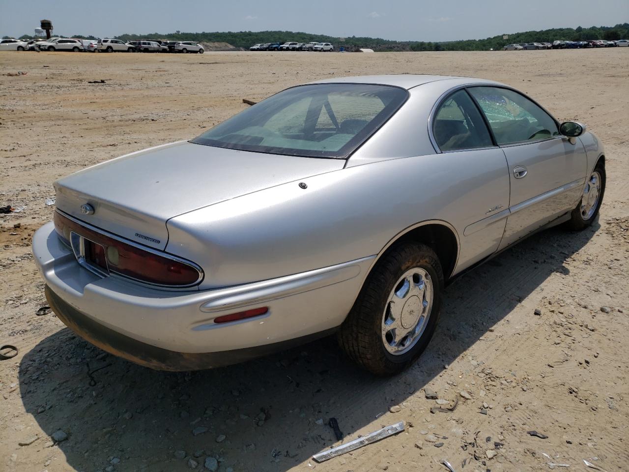 Photo 4 from auction – 1999 BUICK RIVIERA with VIN 1G4GD2214X4701952