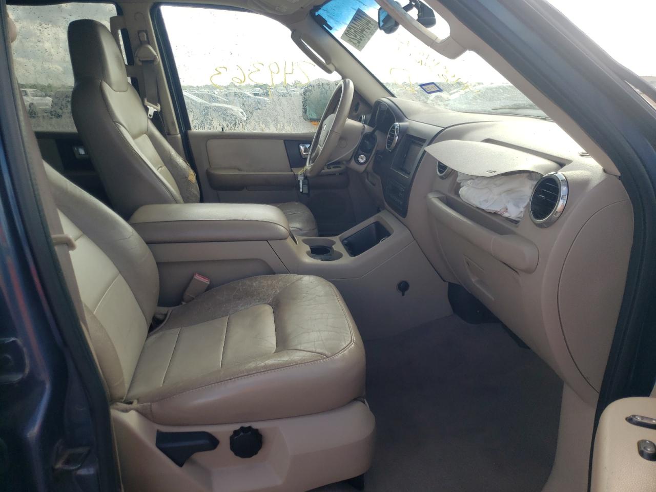 Photo 5 from auction – 2004 FORD EXPEDITION with VIN 1FMPU17L44LB74601