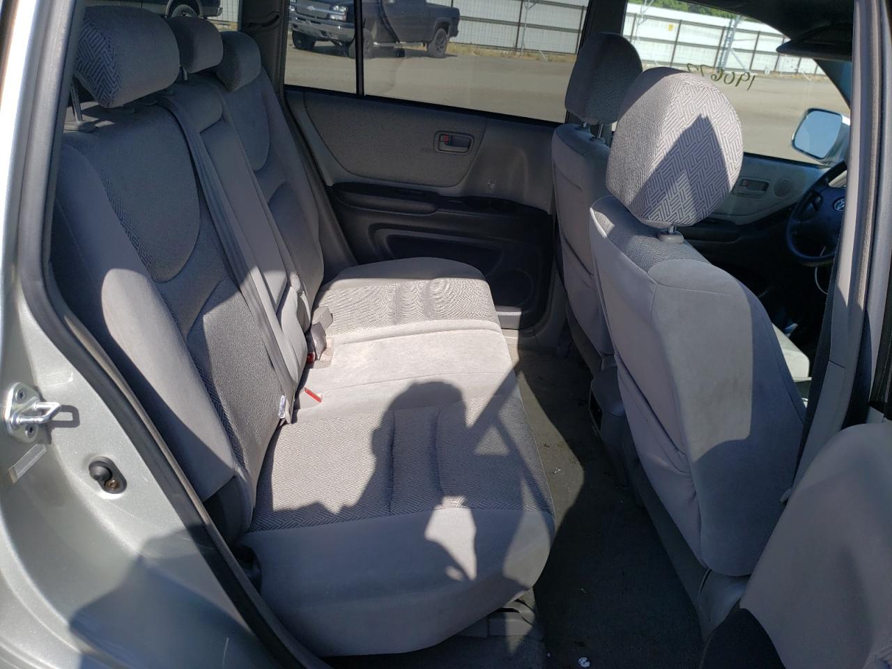 Photo 6 from auction – 2003 TOYOTA HIGHLANDER with VIN JTEGF21A130086869