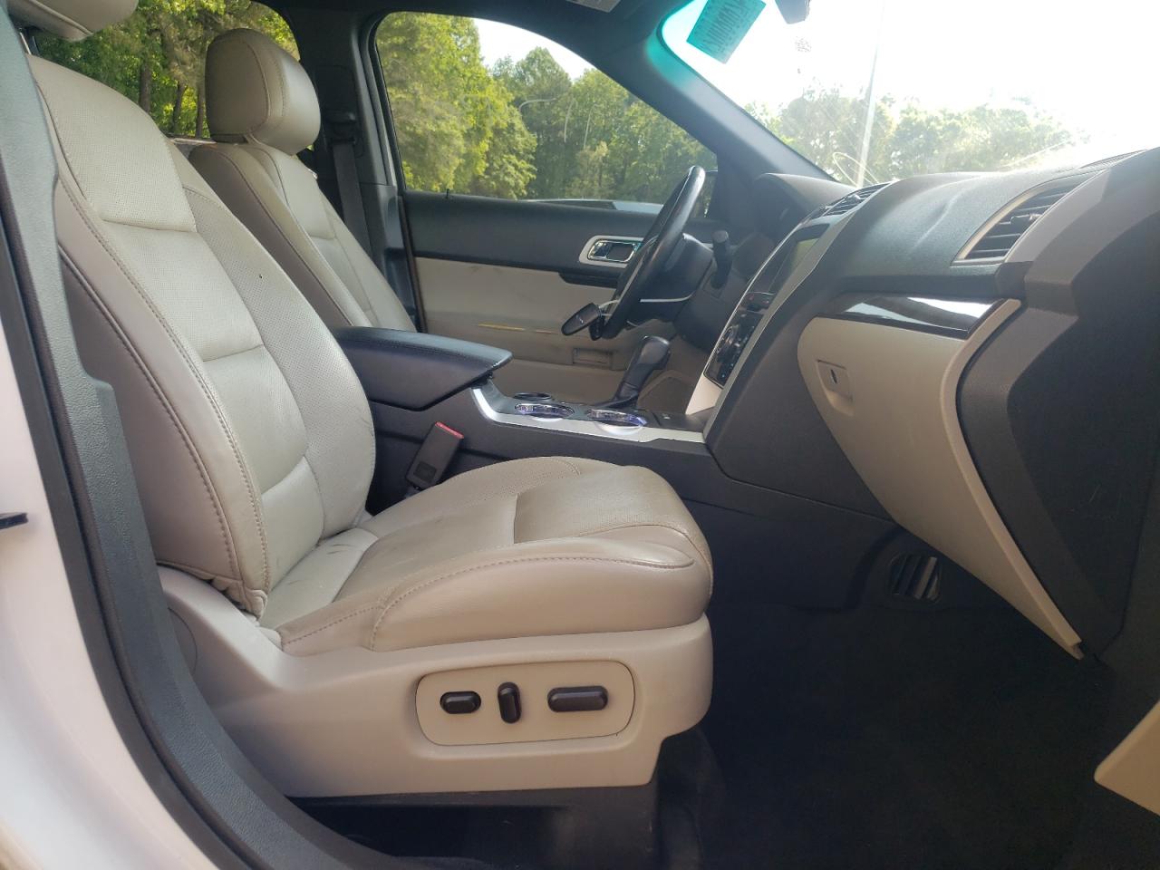 Photo 5 from auction – 2014 FORD EXPLORER L with VIN 1FM5K7F83EGB22447