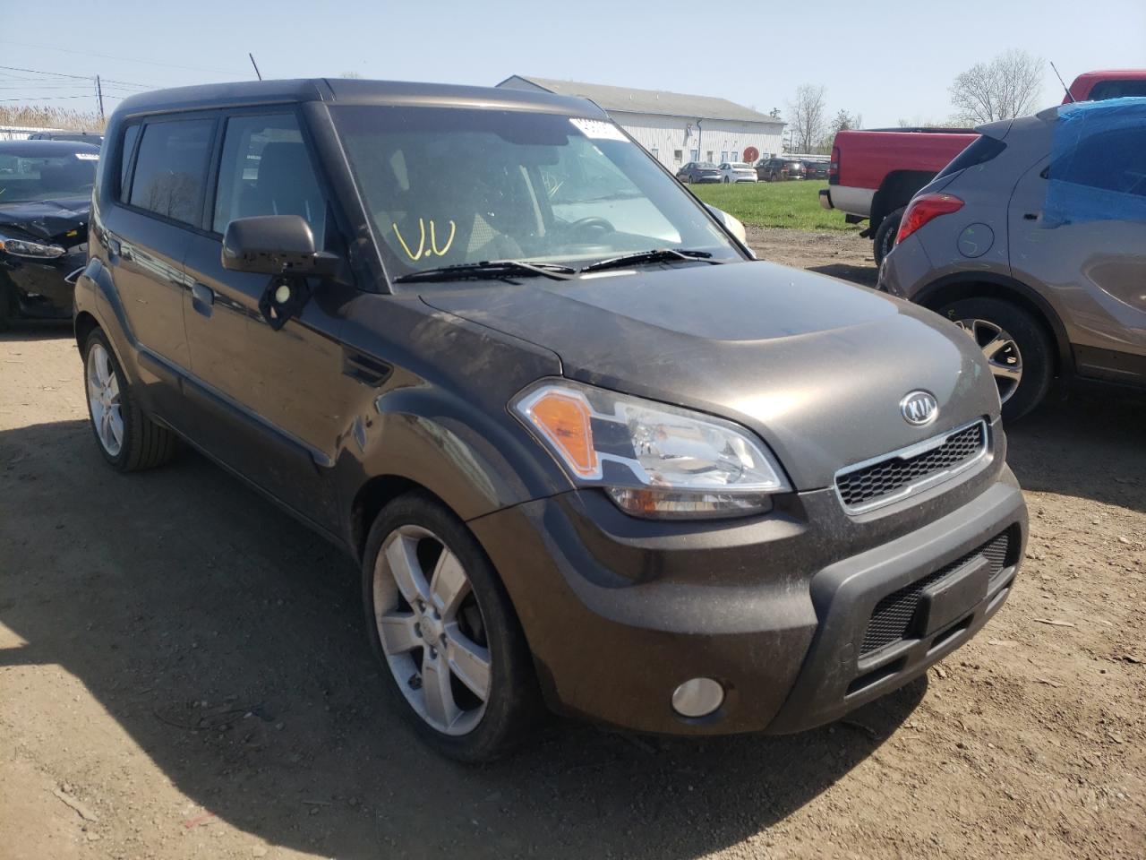 KIA SOUL + 2010 with VIN KNDJT2A27A7047056 - Photo from auction