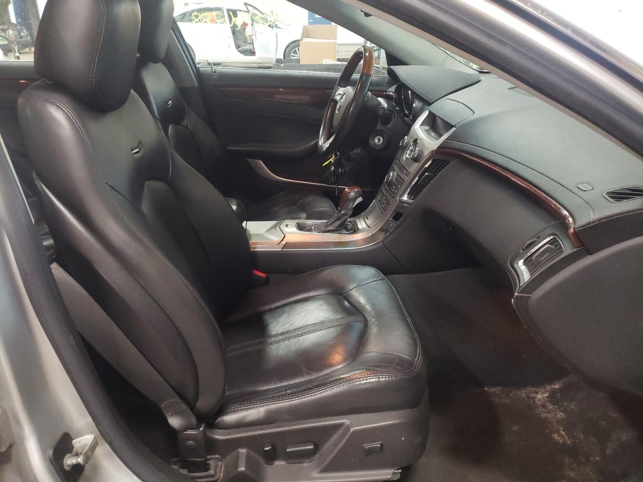 Photo 5 from auction – 2009 CADILLAC CTS with VIN 1G6DG577290123215