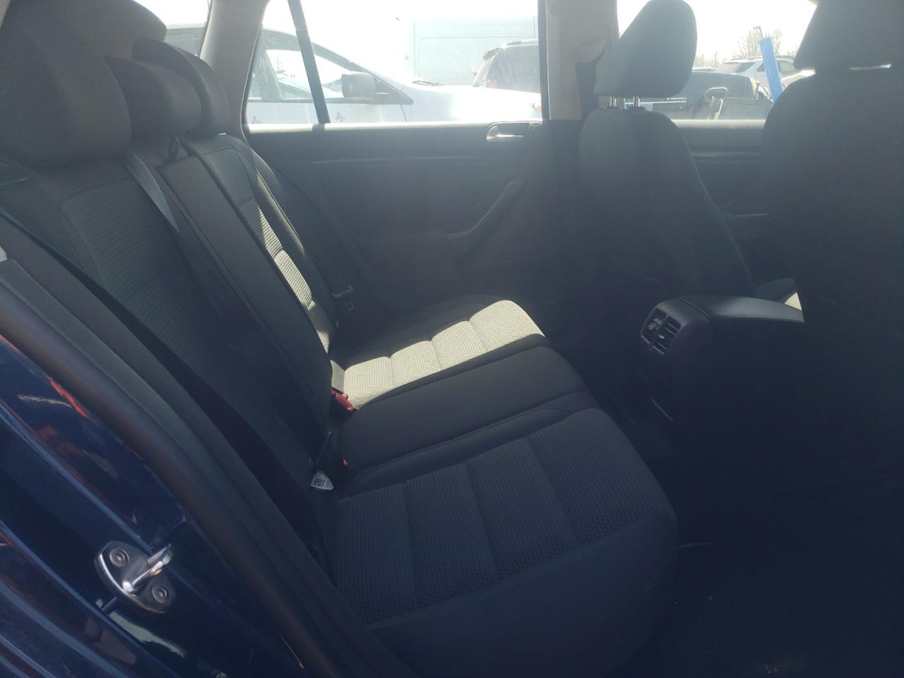Photo 6 from auction – 2014 VOLKSWAGEN JETTA S with VIN 3VWPP7AJ7EM602938