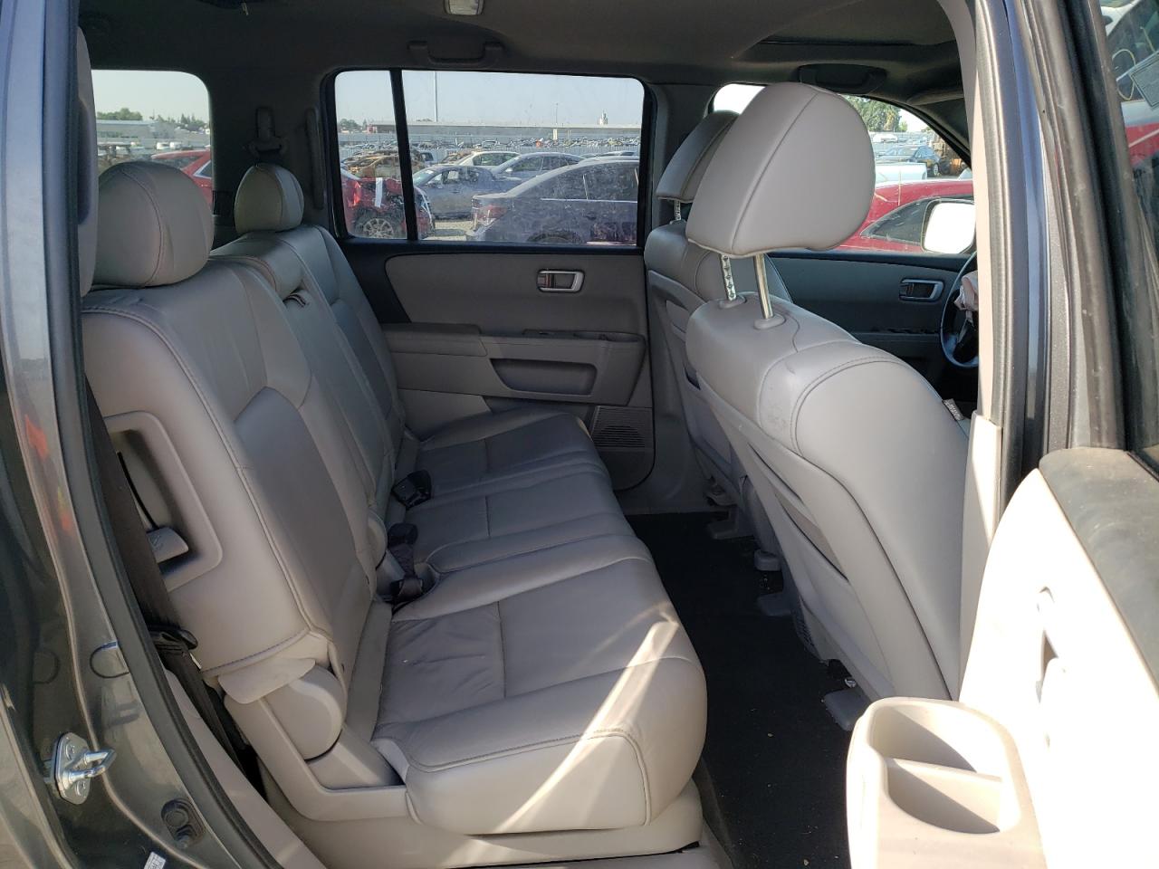 Photo 6 from auction – 2011 HONDA PILOT EXL with VIN 5FNYF4H50BB040561