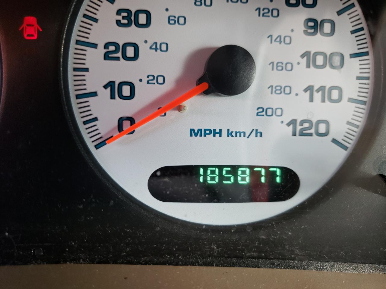 Photo 8 from auction – 2002 DODGE INTREPID S with VIN 2B3HD46R32H264222