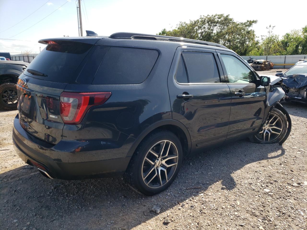 Photo 4 from auction – 2017 FORD EXPLORER S with VIN 1FM5K8GT7HGB31388
