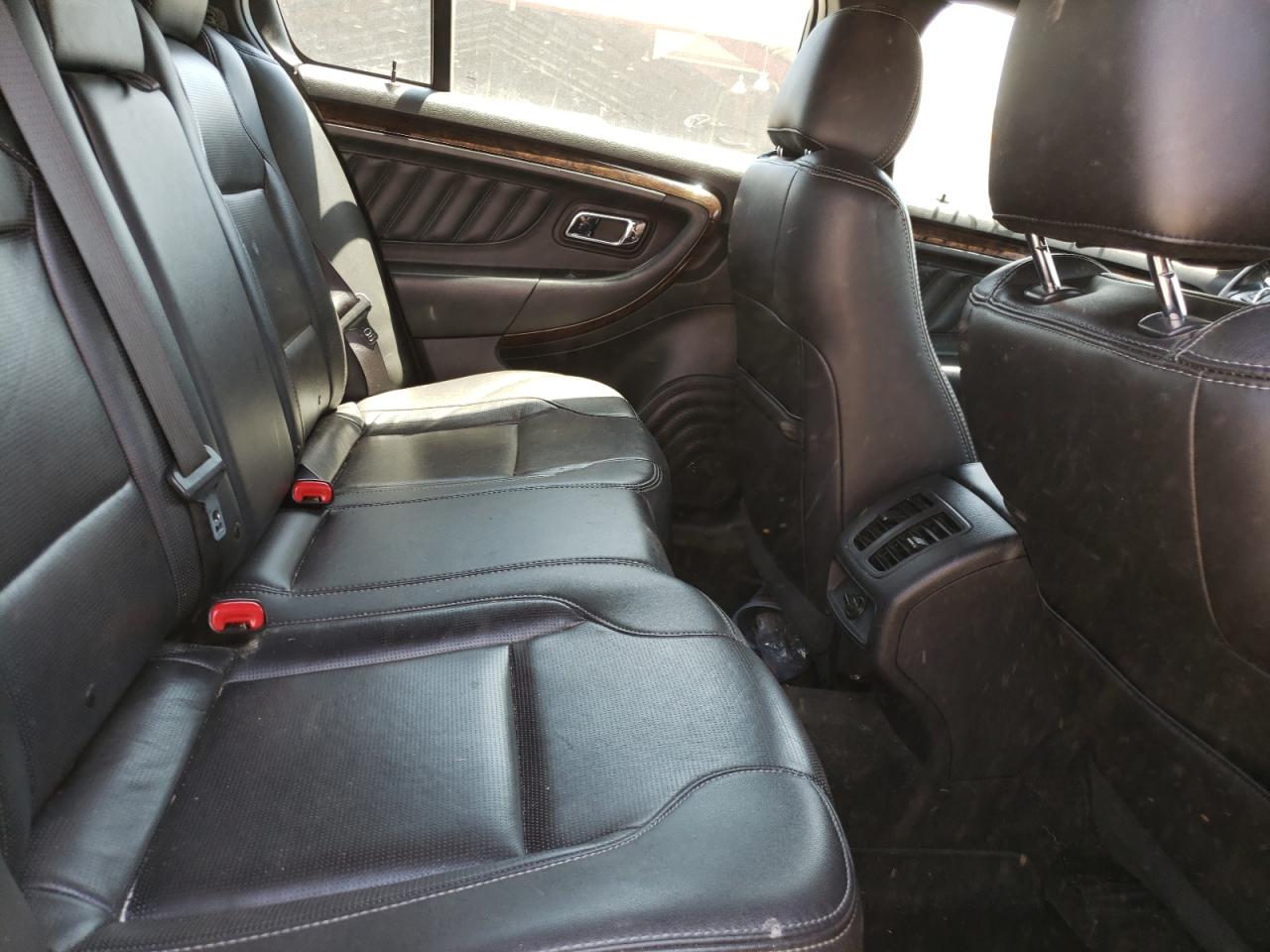 Photo 6 from auction – 2013 FORD TAURUS LIM with VIN 1FAHP2F82DG185646