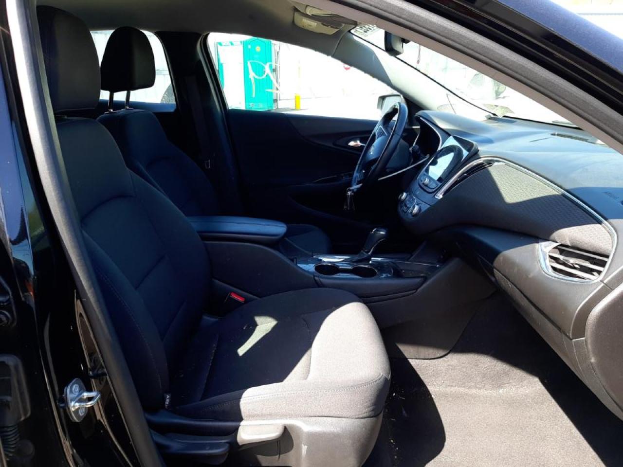 Photo 5 from auction – 2016 CHEVROLET MALIBU LT with VIN 1G1ZE5ST1GF342585
