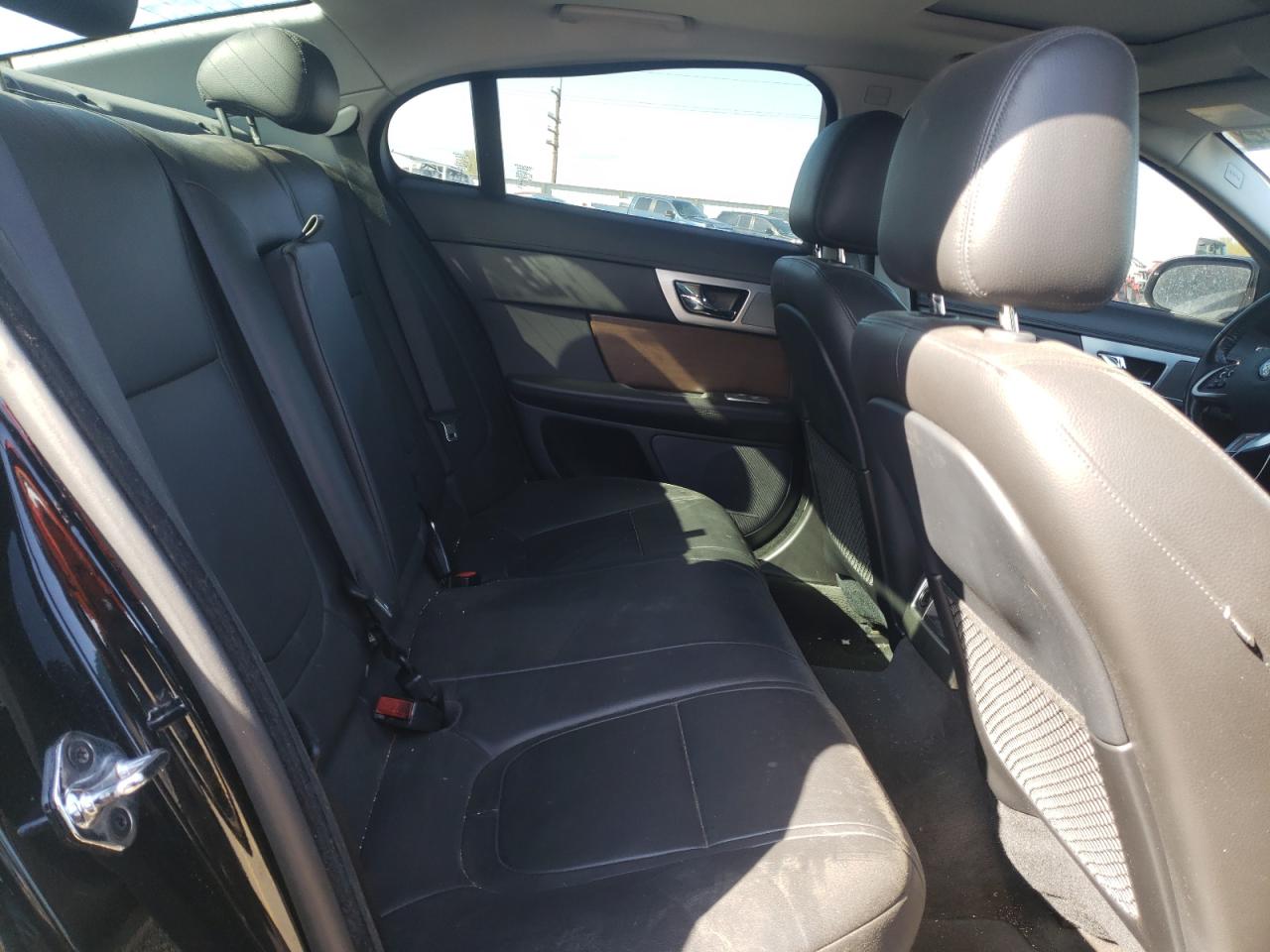 Photo 6 from auction – 2014 JAGUAR XF with VIN SAJWJ0EF6E8U14303