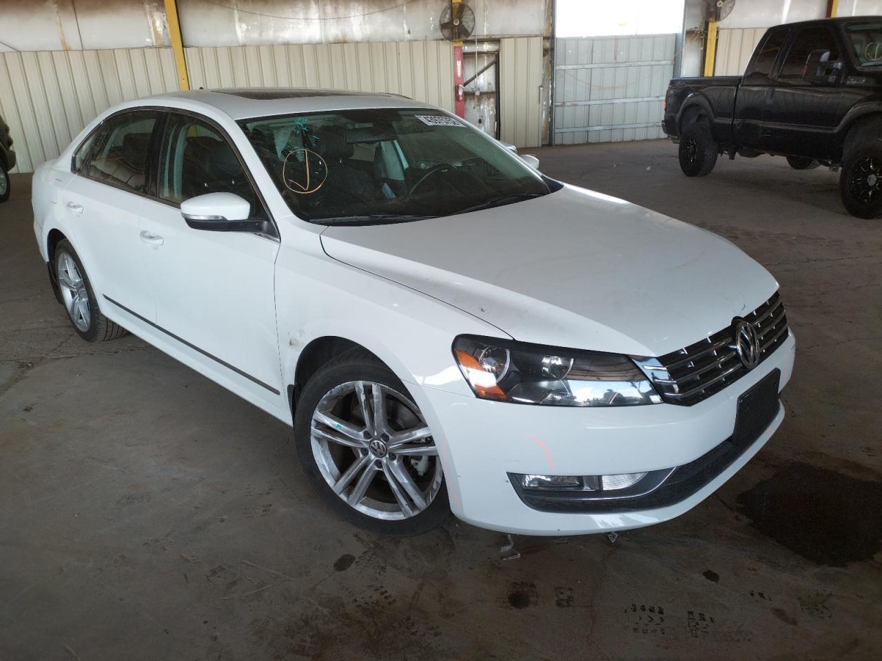 Photo 1 from auction – 2014 VOLKSWAGEN PASSAT SEL with VIN 1VWCN7A3XEC049872