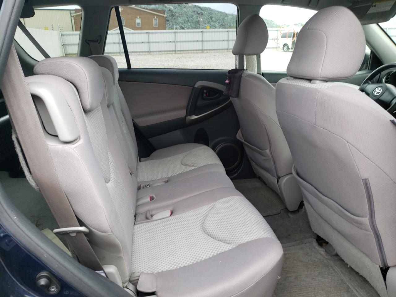 Photo 6 from auction – 2007 TOYOTA RAV4 with VIN JTMZD33V475071087