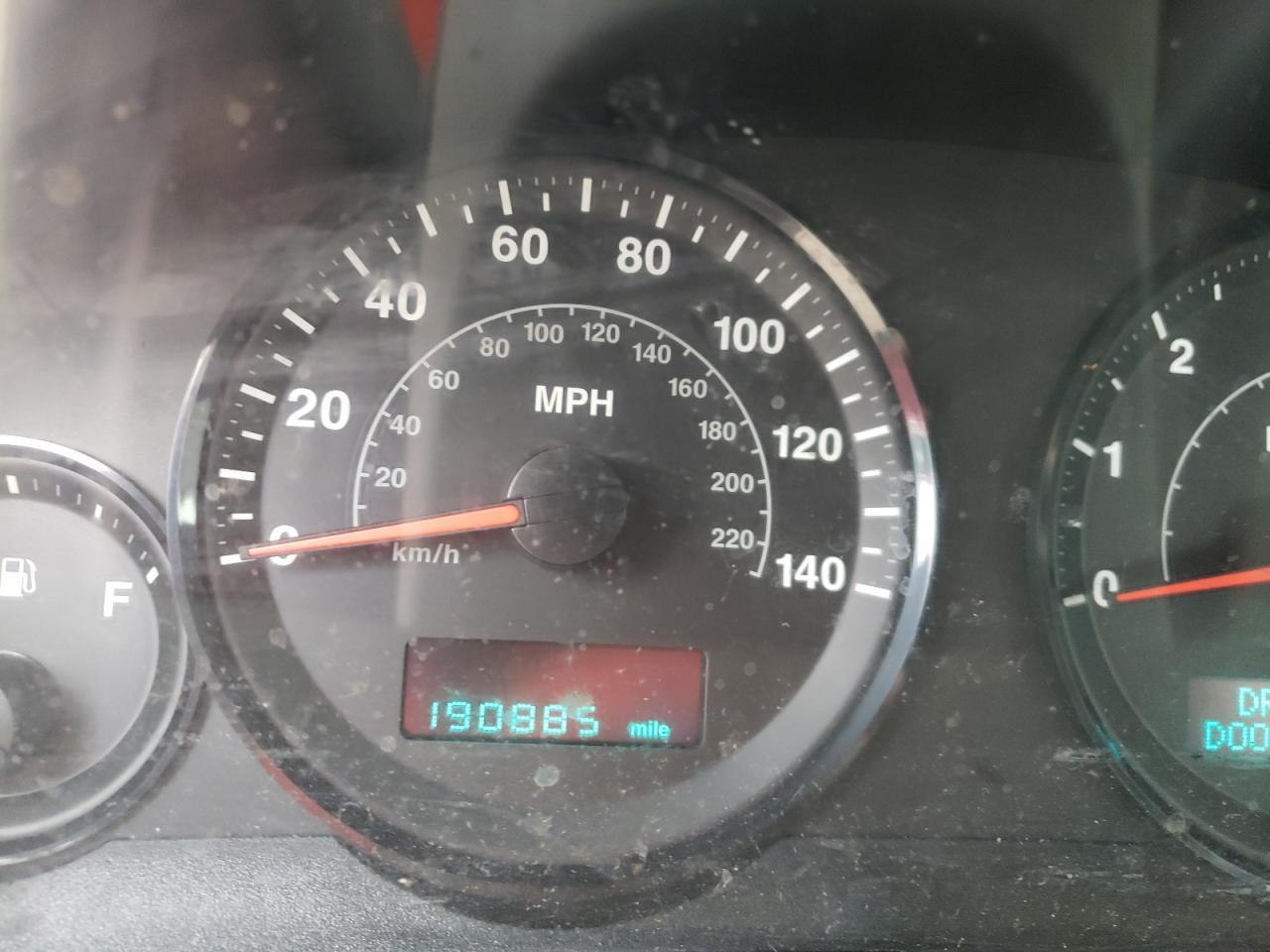 Photo 8 from auction – 2005 JEEP GRAND CHER with VIN 1J4GR48K95C662774