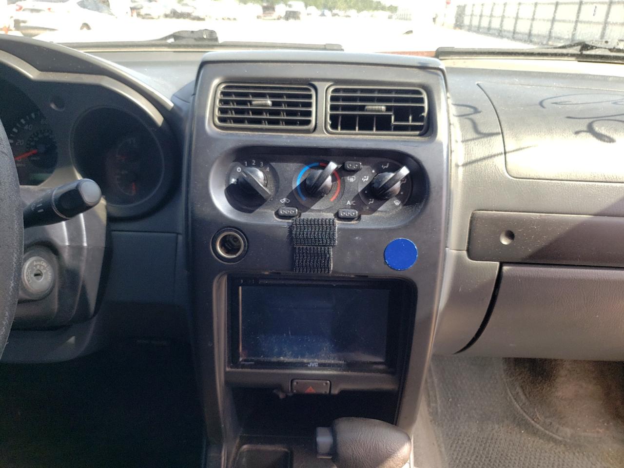 Photo 9 from auction – 2002 NISSAN FRONTIER C with VIN 1N6ED27T12C352489
