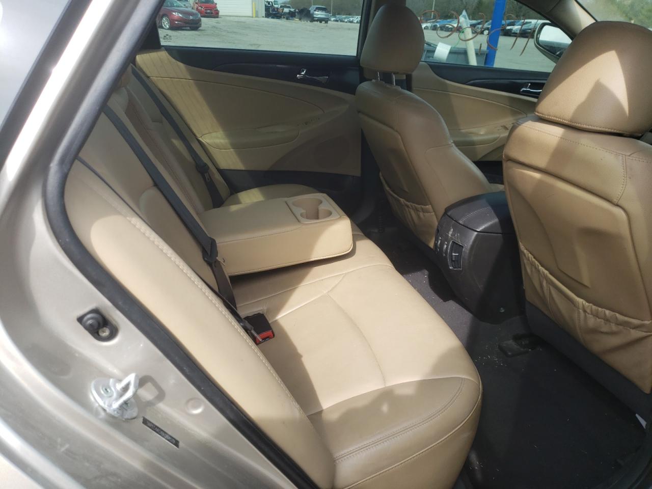Photo 6 from auction – 2011 HYUNDAI SONATA SE with VIN 5NPEC4ACXBH204579