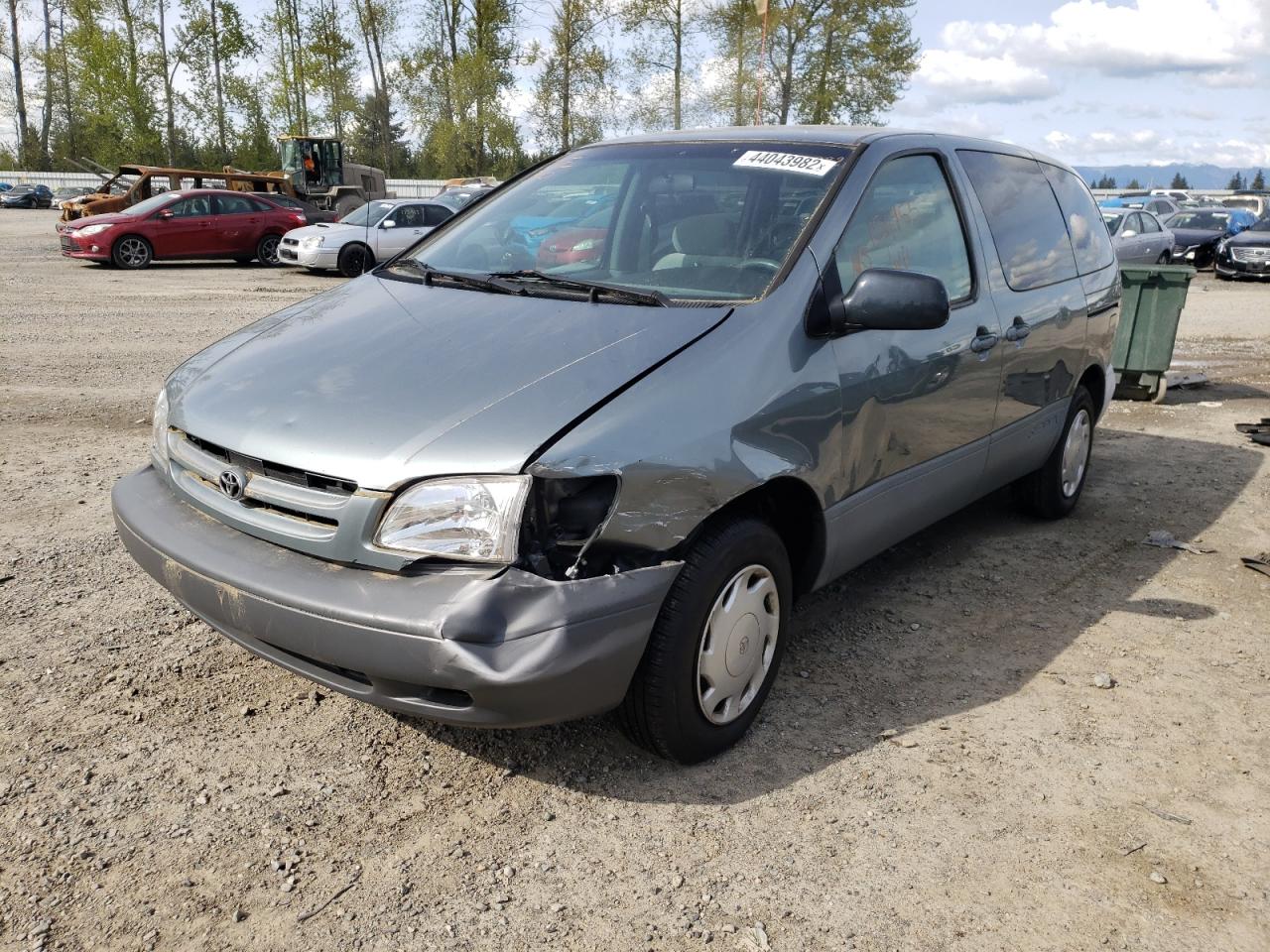 Photo 2 from auction – 2000 TOYOTA SIENNA CE with VIN 4T3ZF19C4YU185105