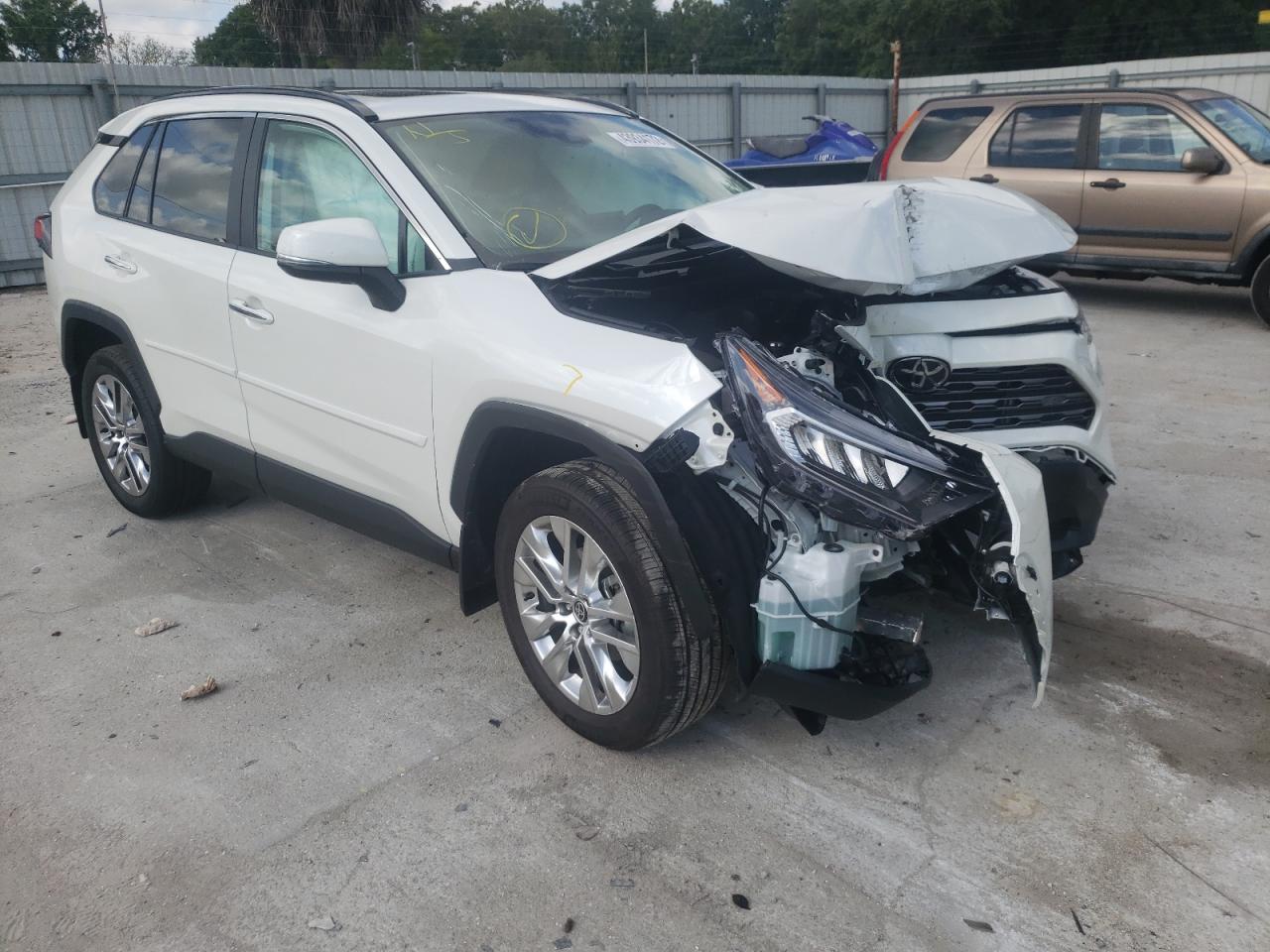 TOYOTA RAV4 LIMIT 2021 with VIN 2T3N1RFV3MW186855 - Photo from auction