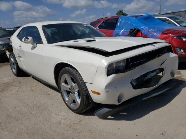 DODGE CHALLENGER 2009 with VIN 2B3LJ54T69H588282 - Photo from auction