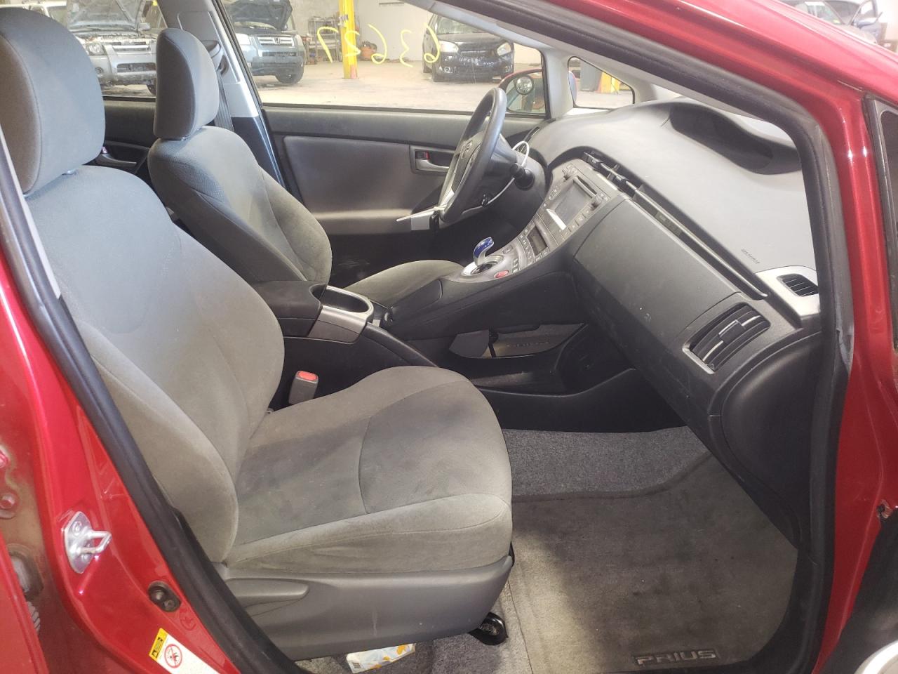 Photo 5 from auction – 2014 TOYOTA PRIUS with VIN JTDKN3DU4E1742153