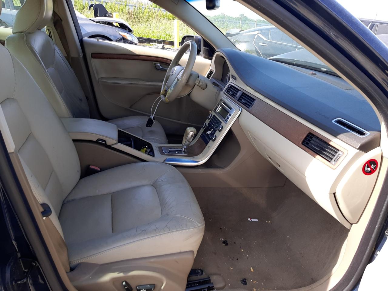 Photo 5 from auction – 2010 VOLVO S80 3.2 with VIN YV1982AS5A1113475