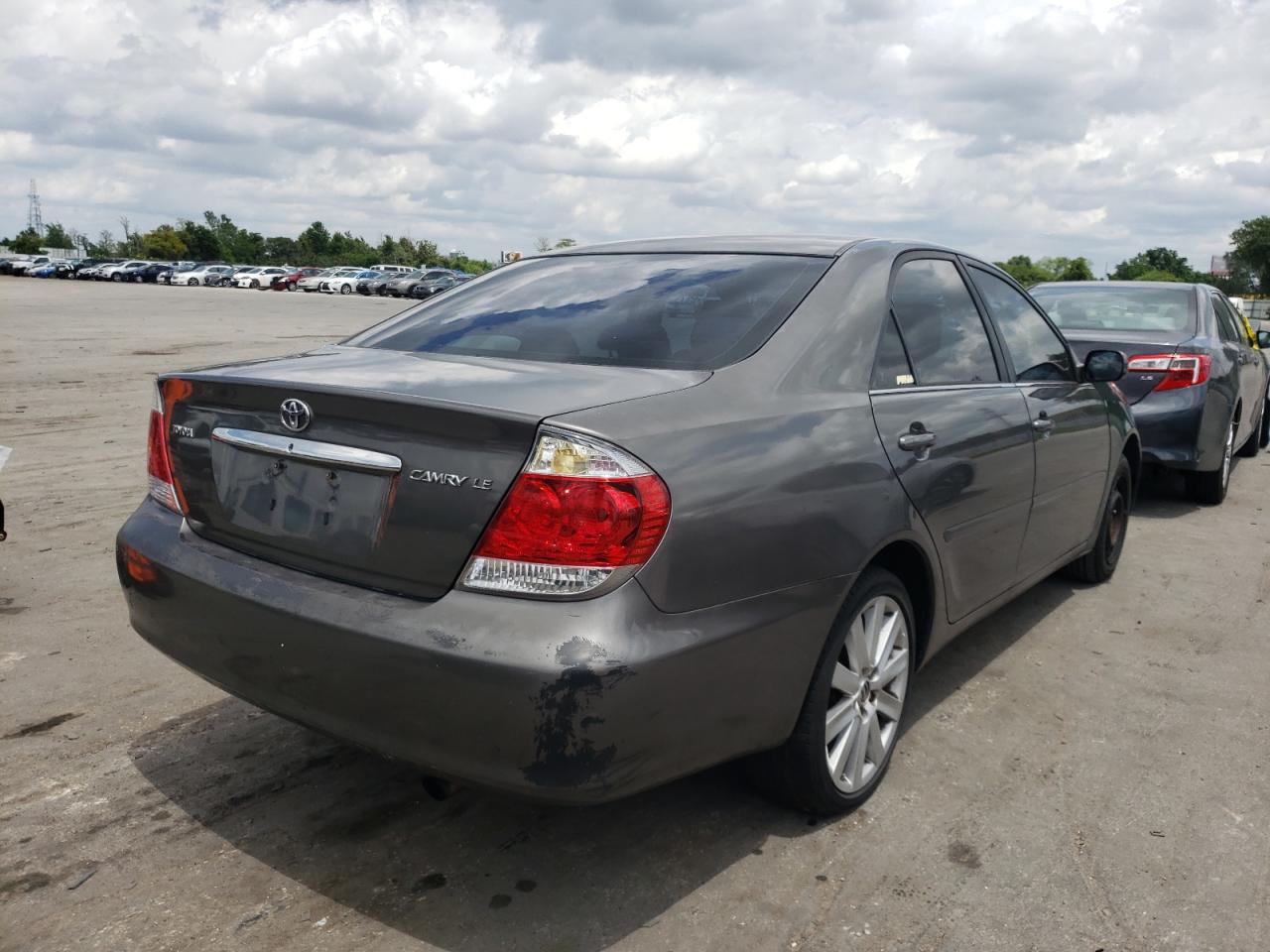 Photo 4 from auction – 2005 TOYOTA CAMRY LE with VIN 4T1BE32K55U970965