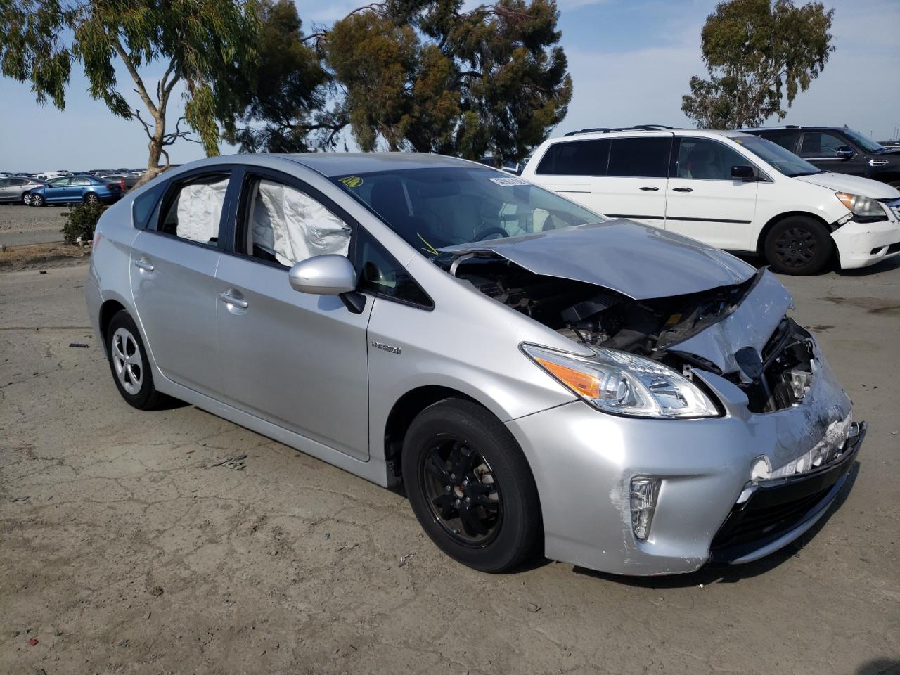 TOYOTA PRIUS 2015 with VIN JTDKN3DUXF0449932 - Photo from auction