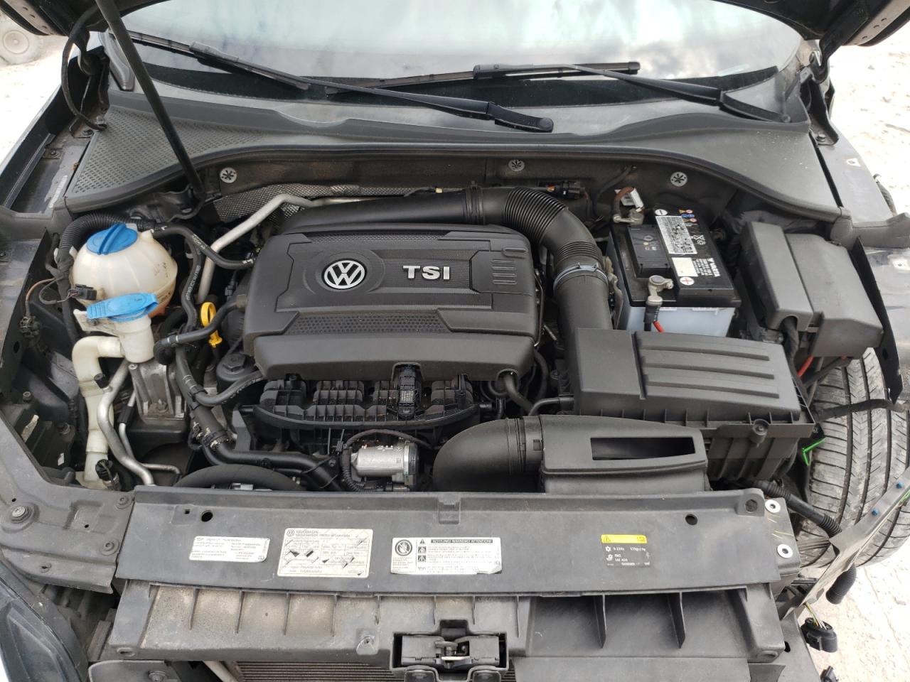 Photo 7 from auction – 2015 VOLKSWAGEN PASSAT SE with VIN 1VWBS7A30FC025943