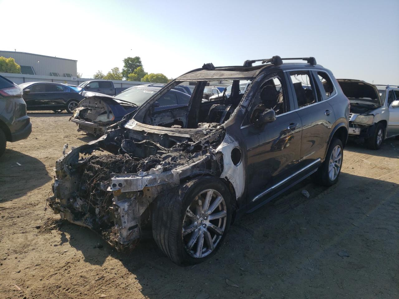 Photo 2 from auction – 2016 VOLVO XC90 T8 with VIN YV4BC0PL2G1040081