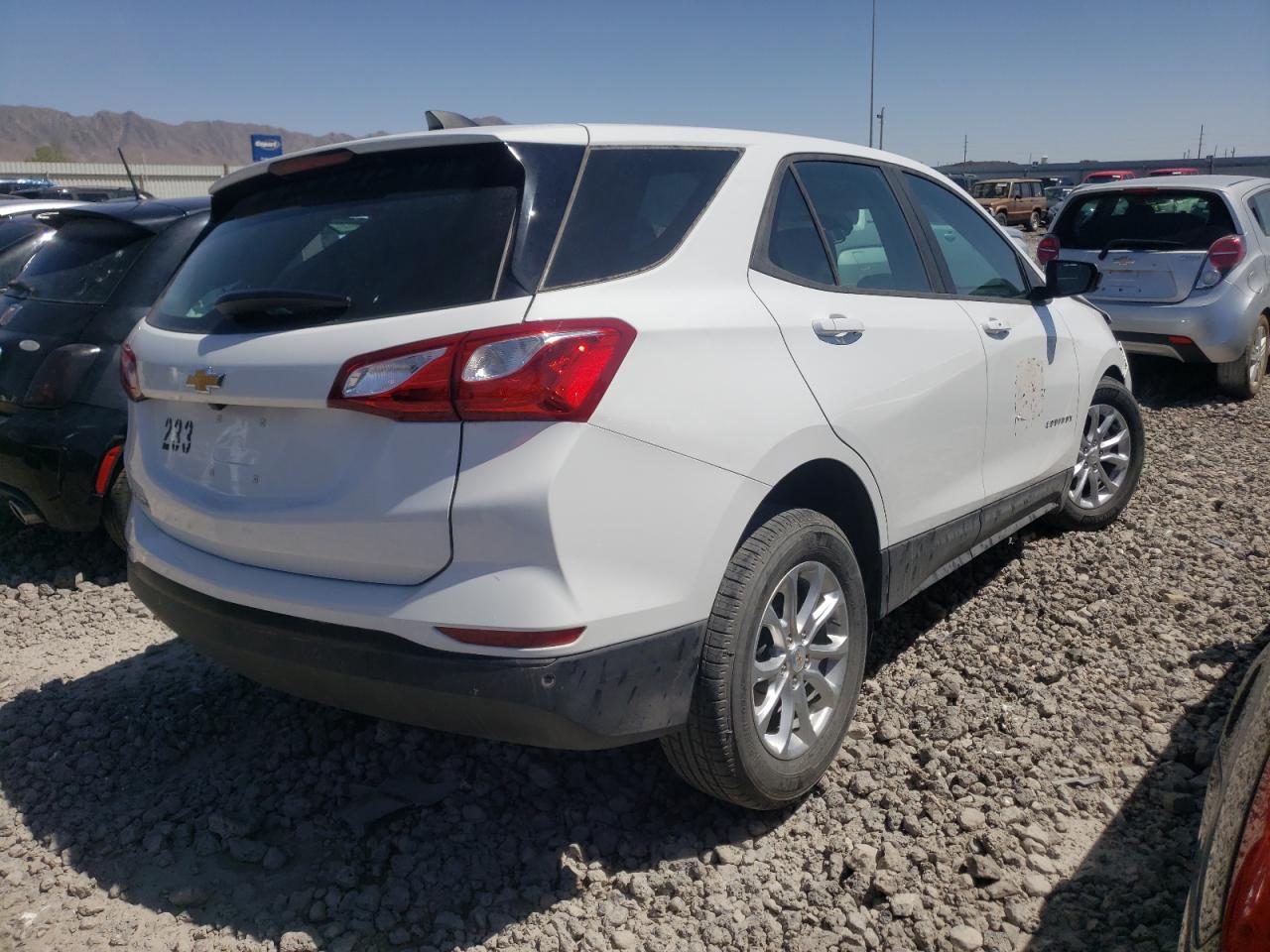 Photo 4 from auction – 2020 CHEVROLET EQUINOX with VIN 2GNAXFEV2L6146295