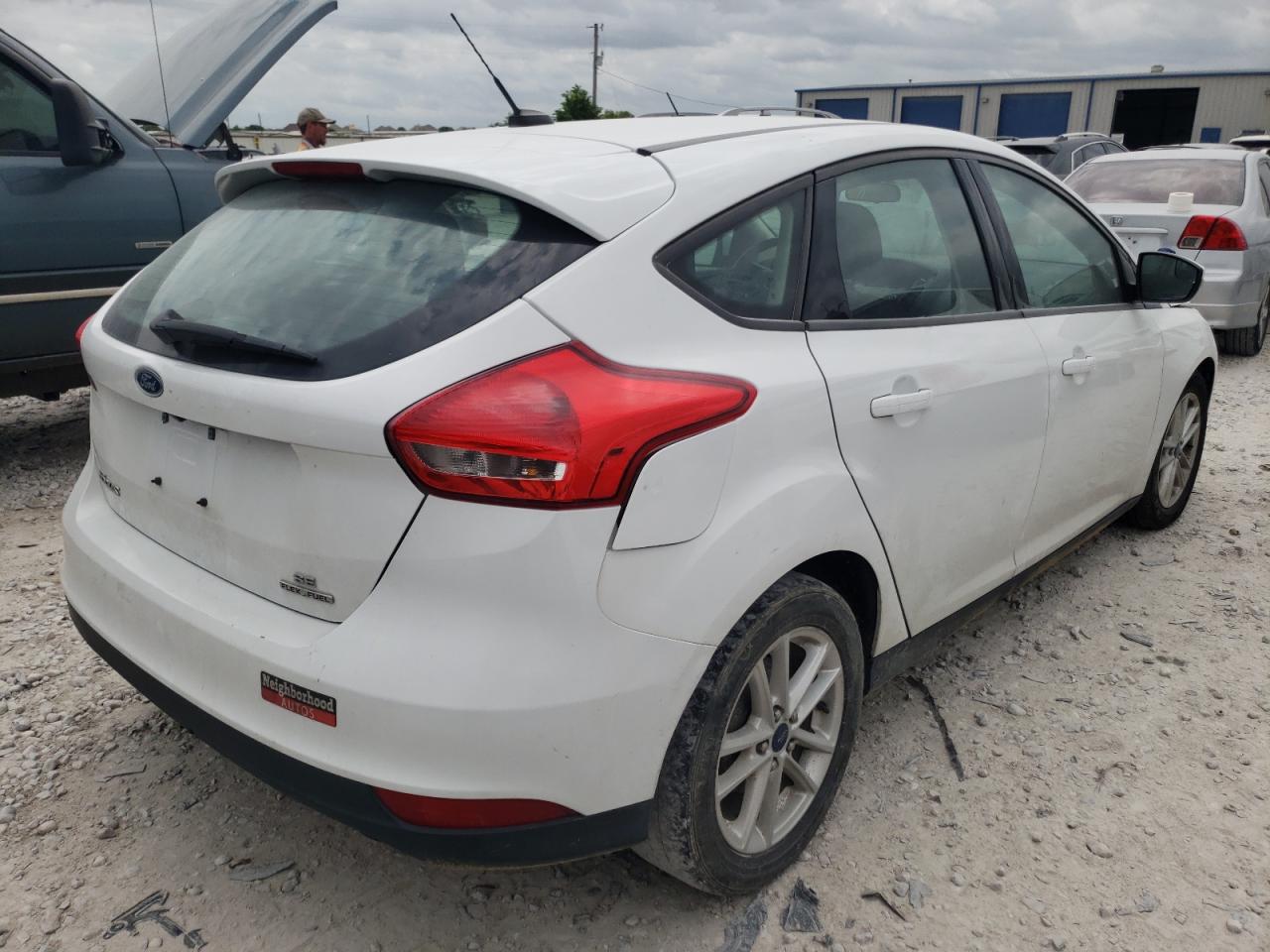 Photo 4 from auction – 2016 FORD FOCUS SE with VIN 1FADP3K24GL221807