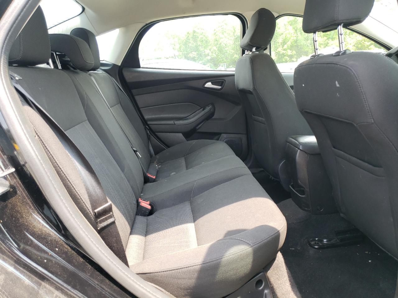 Photo 6 from auction – 2017 FORD FOCUS SE with VIN 1FADP3FE7HL281702
